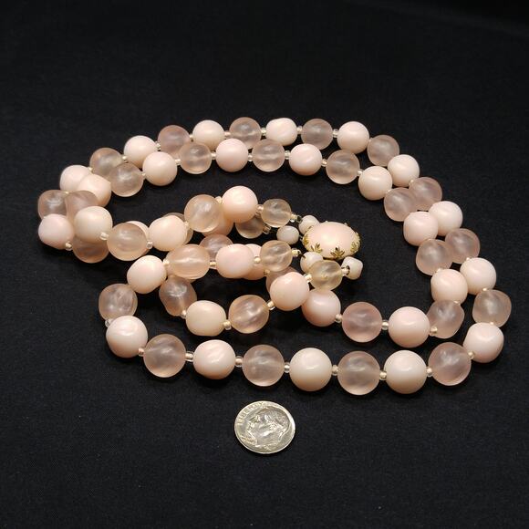Vintage Austria Pink Lucite Bead Necklace Two Strand Frosted & Matte 1950s - Picture 9 of 10